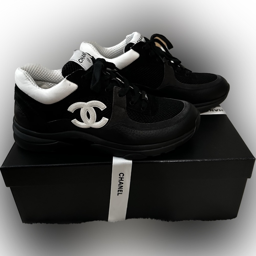 ❌SOLD❌🤍🖤Chanel sneakers size 38.5🖤🤍